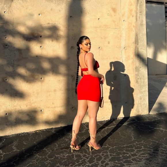 ROSE MINI SKIRT - RED - Picture 3 of 4